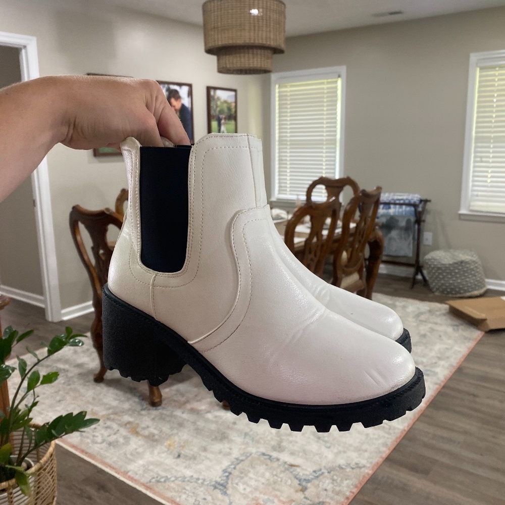 Combat boots